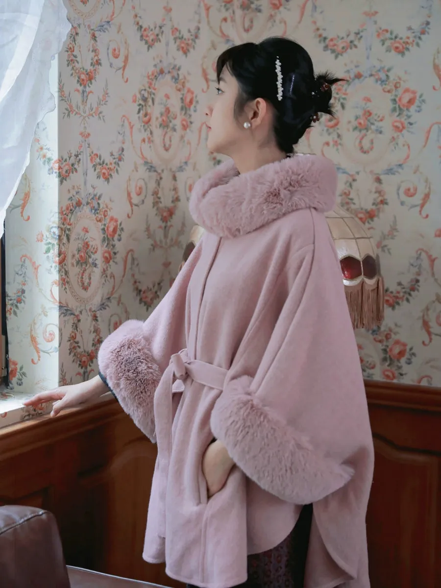 Bianfu Xiu 蝙蝠袖 Batwing Sleeve Republic of China Winter Fur Belted Cape