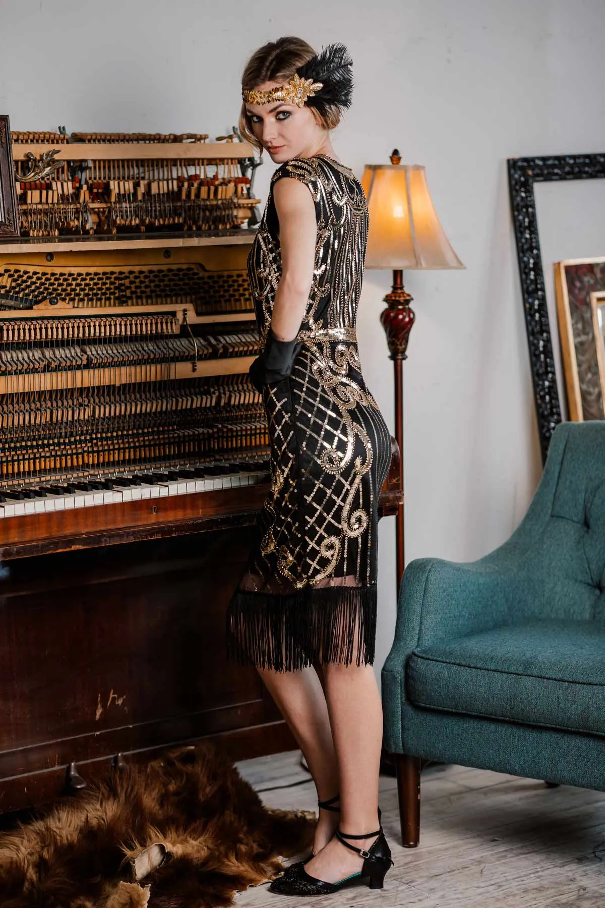 Black 1920s Sequined Flapper Dress