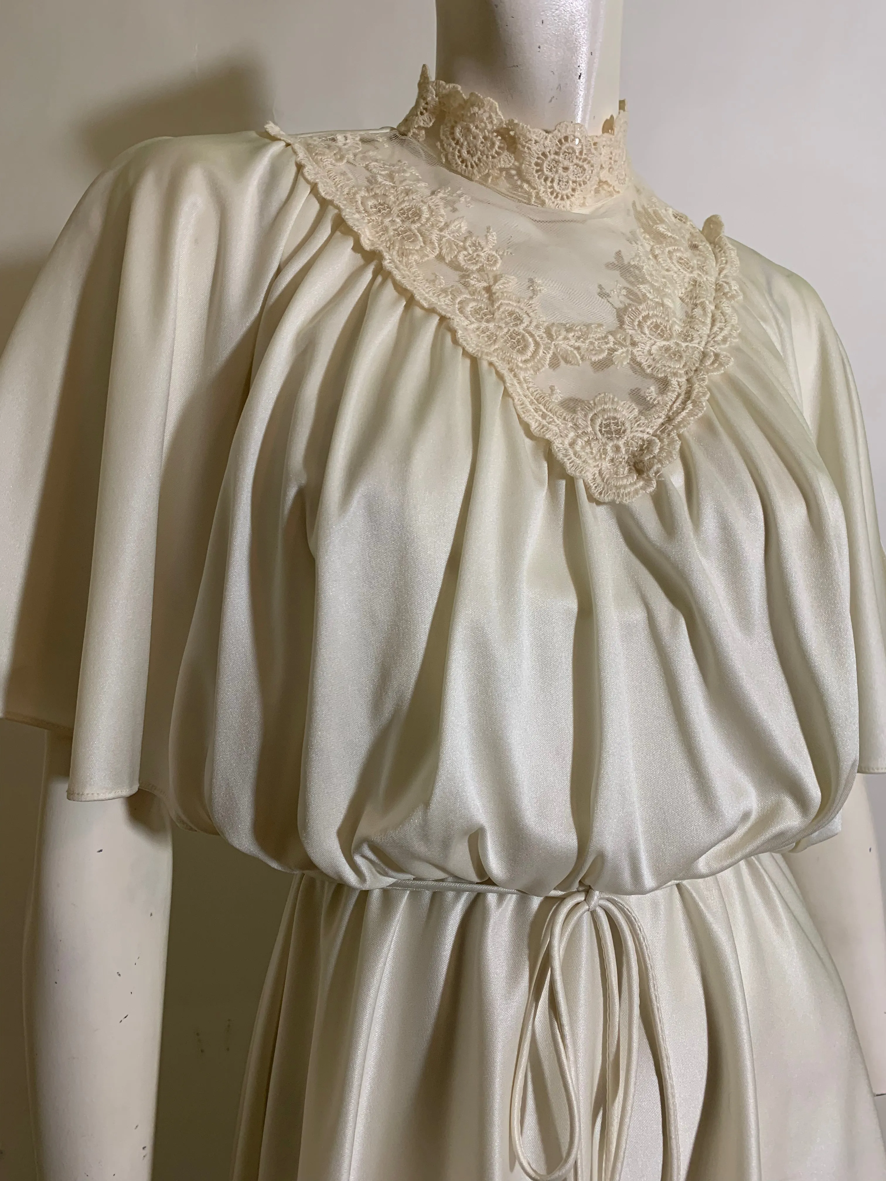 Gunne Style Ivory Jersey Nylon Blouson Bodice Lace Trimmed Dress circa 1970s