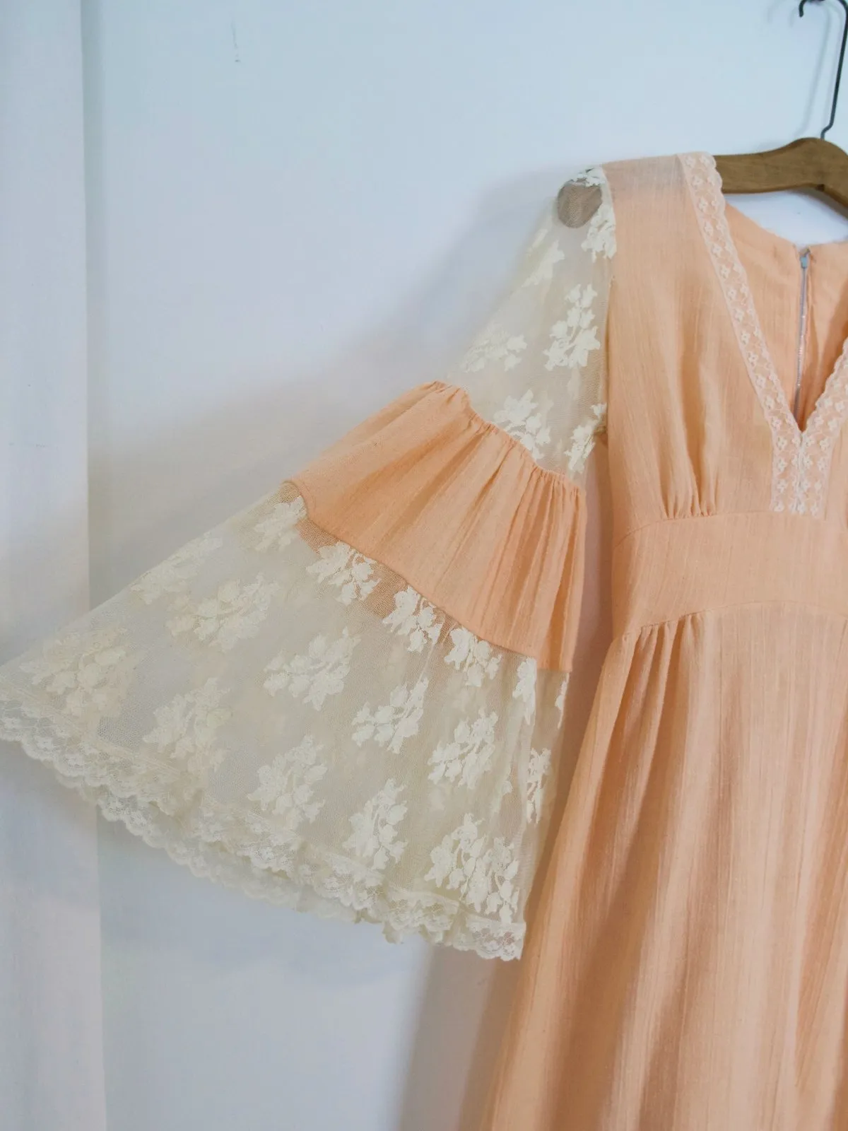 Lace Angel Sleeve Gauze Dress