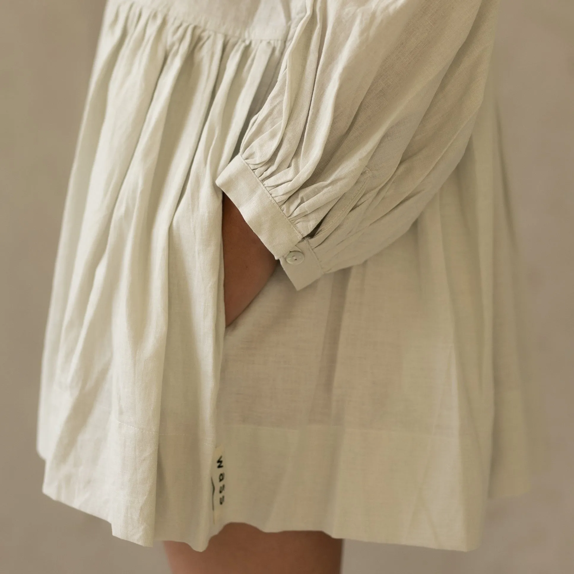 LINEN SOMERLUS DRESS OATMEAL