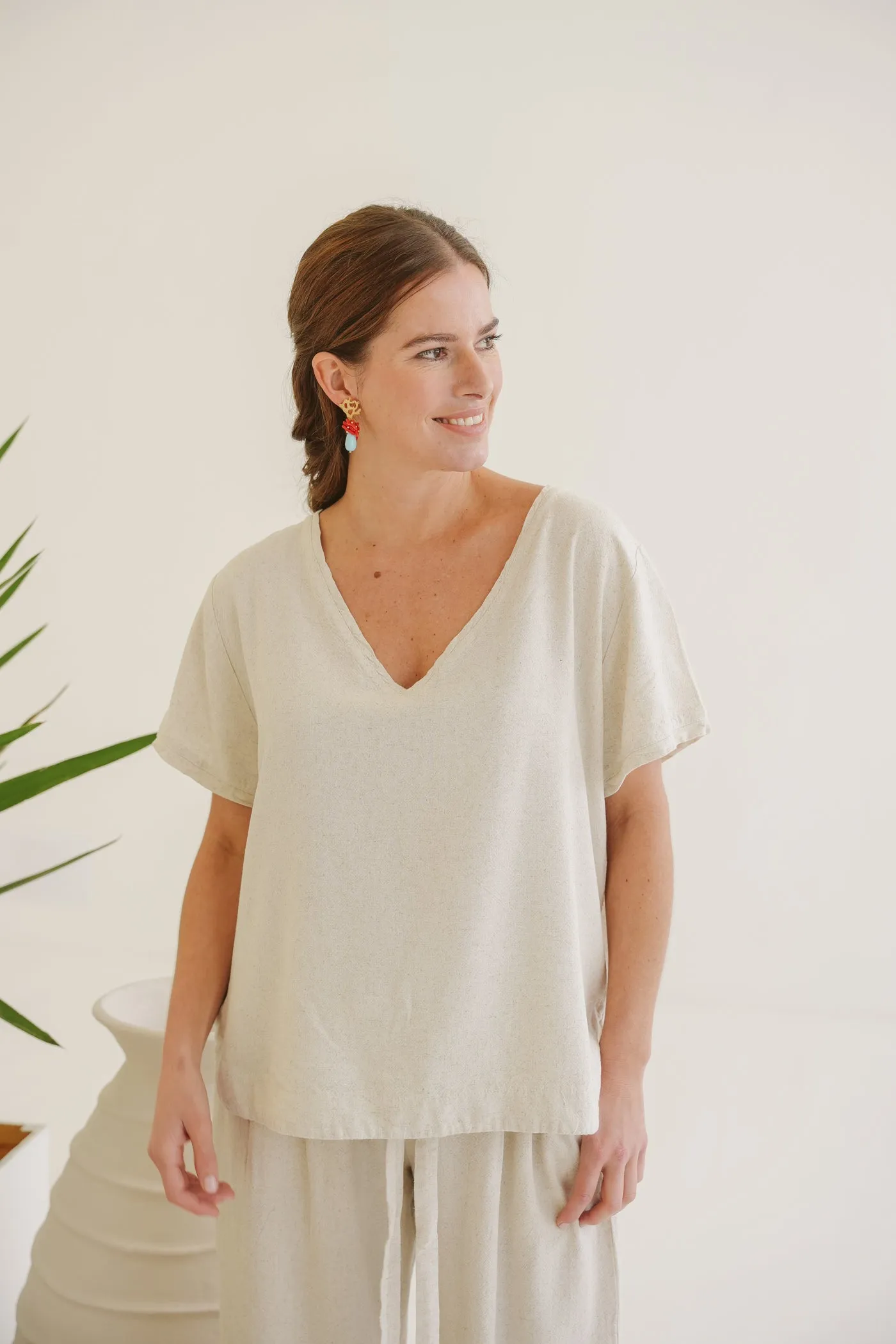 Riva Linen V-Neck Top