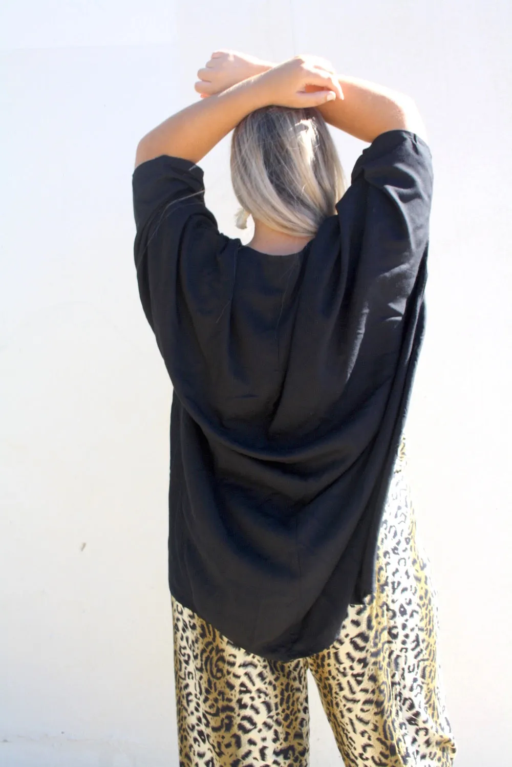 Short Cape In Black