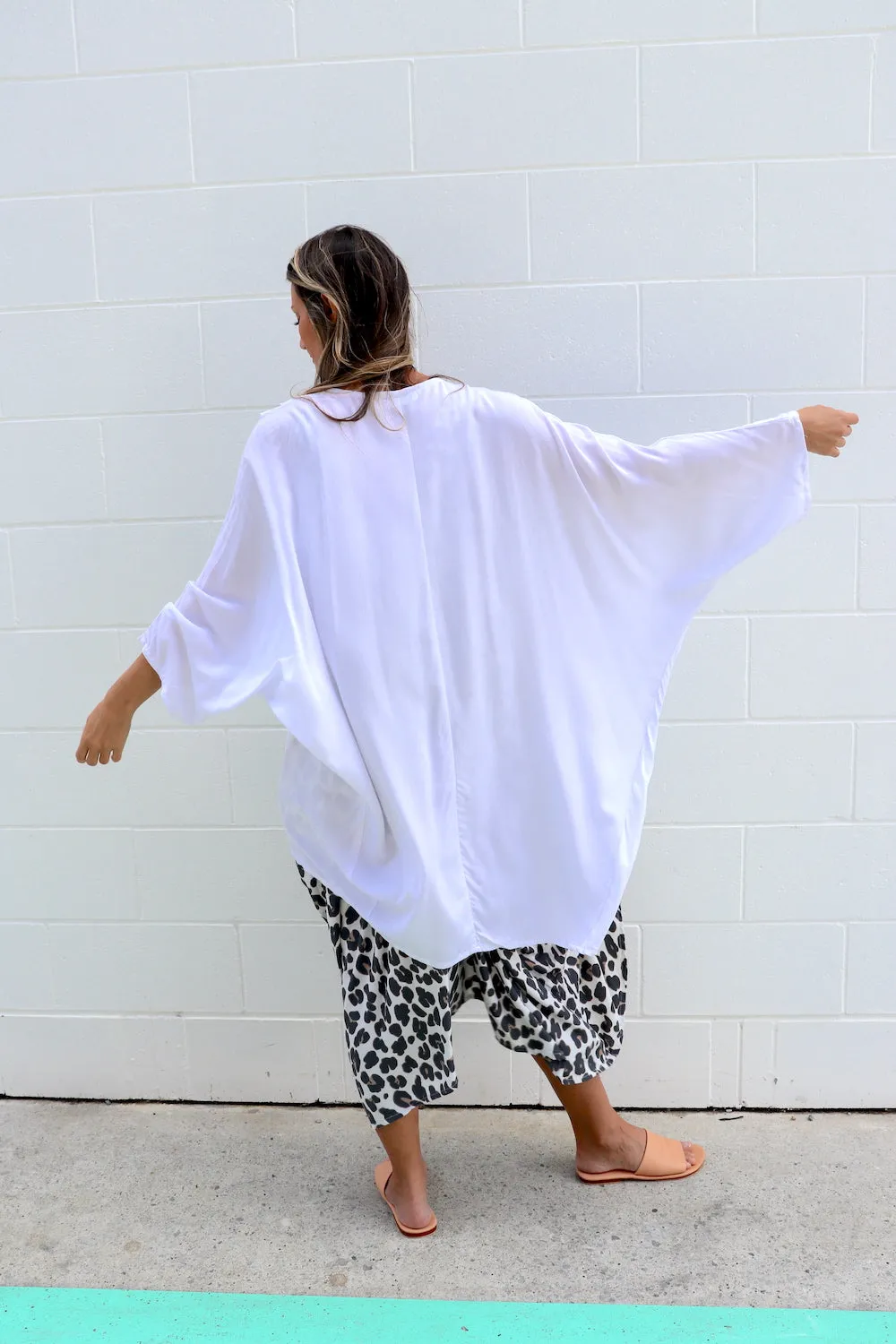 Short Cape In White