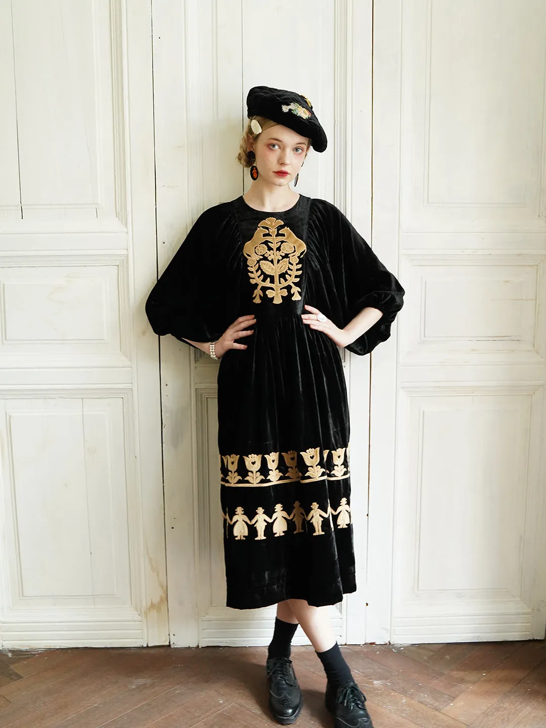 Unlogical Poem Paper-cut Flocked Embroidered Cape Sleeve Dress