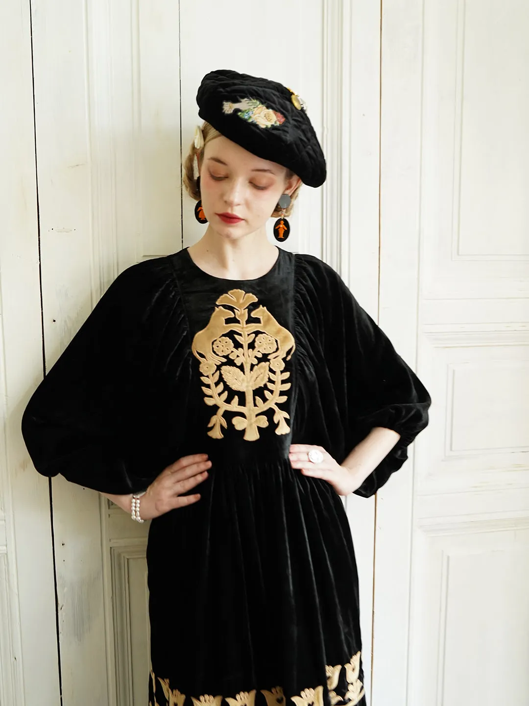 Unlogical Poem Paper-cut Flocked Embroidered Cape Sleeve Dress