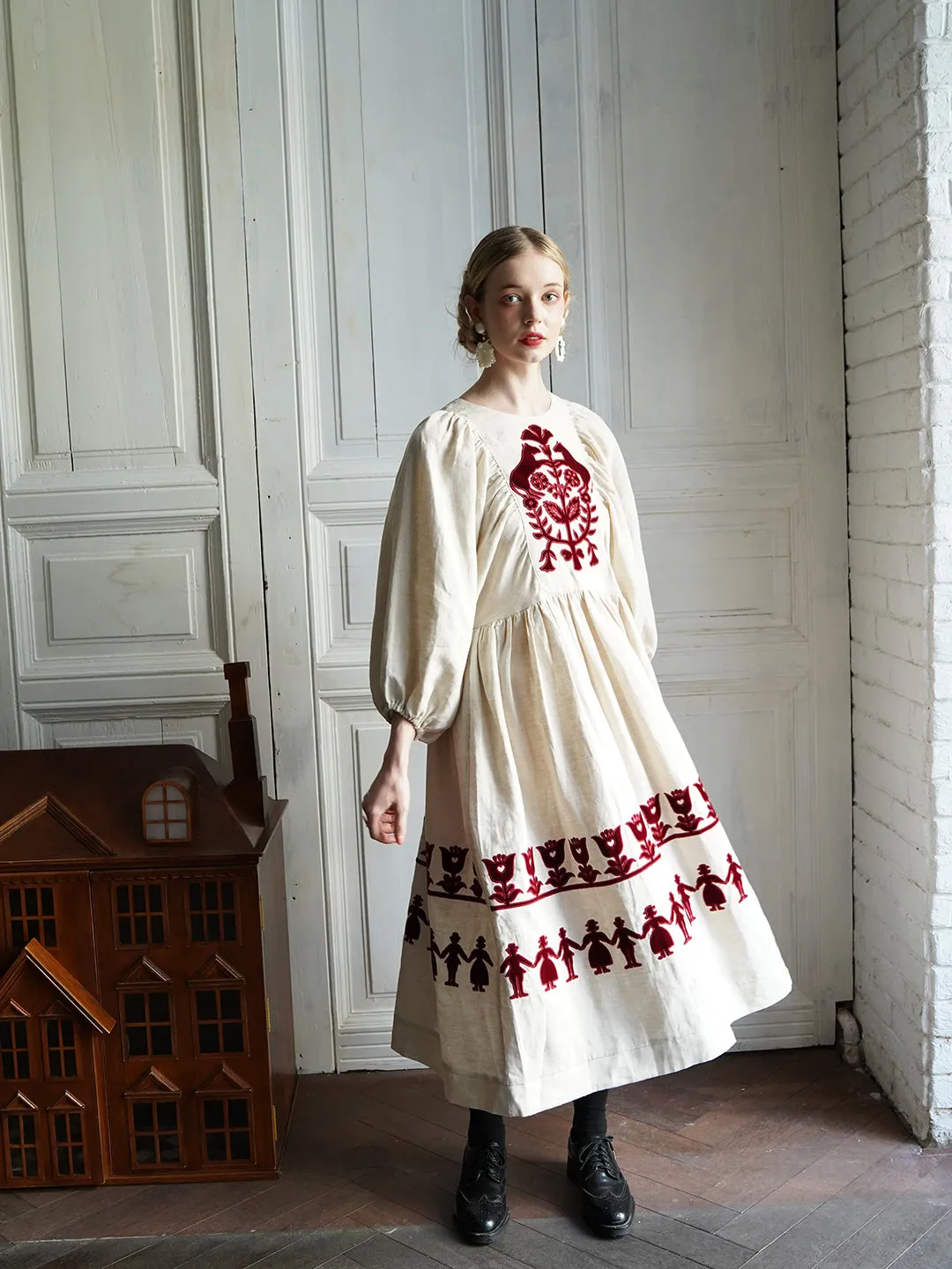 Unlogical Poem Paper-cut Flocked Embroidered Cape Sleeve Dress