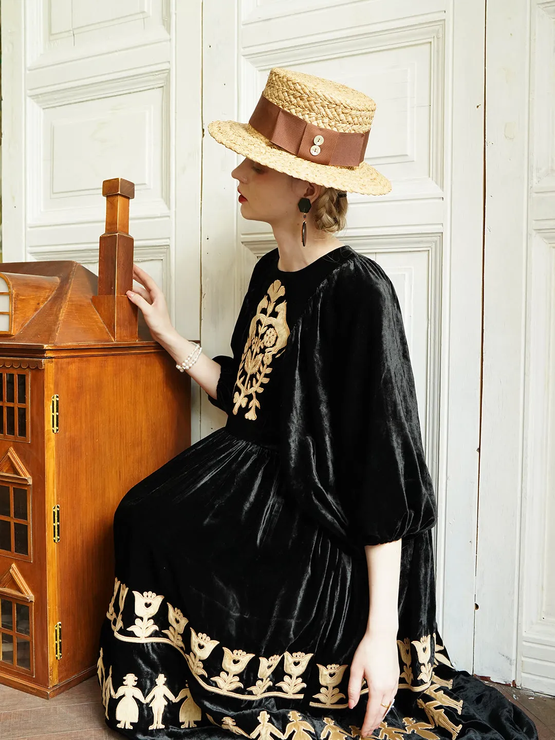 Unlogical Poem Paper-cut Flocked Embroidered Cape Sleeve Dress