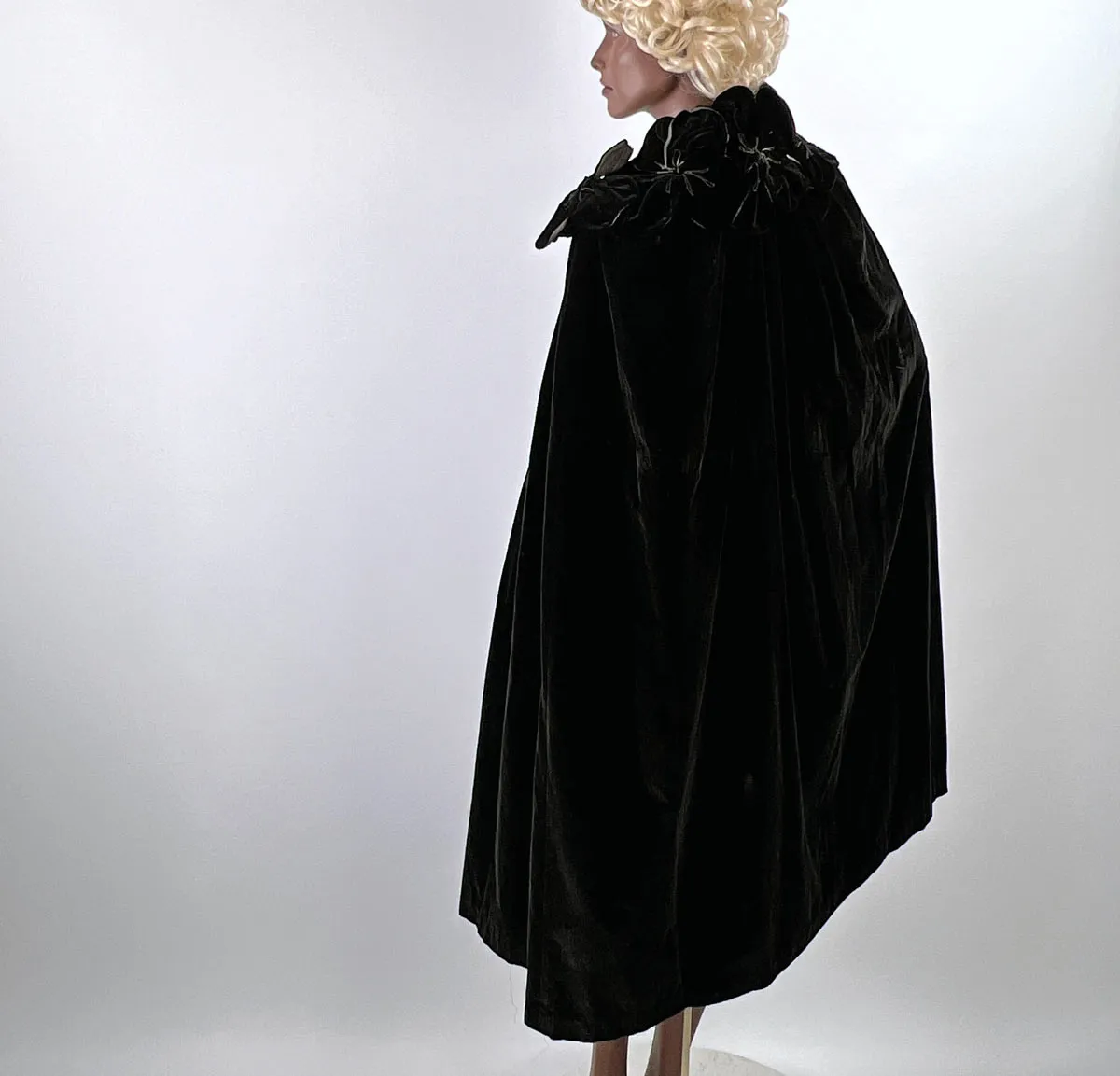 Vintage 20s Evening Cape Silver Lamé Flower Collar Women's Silk Velvet Cocoon Coat VFG