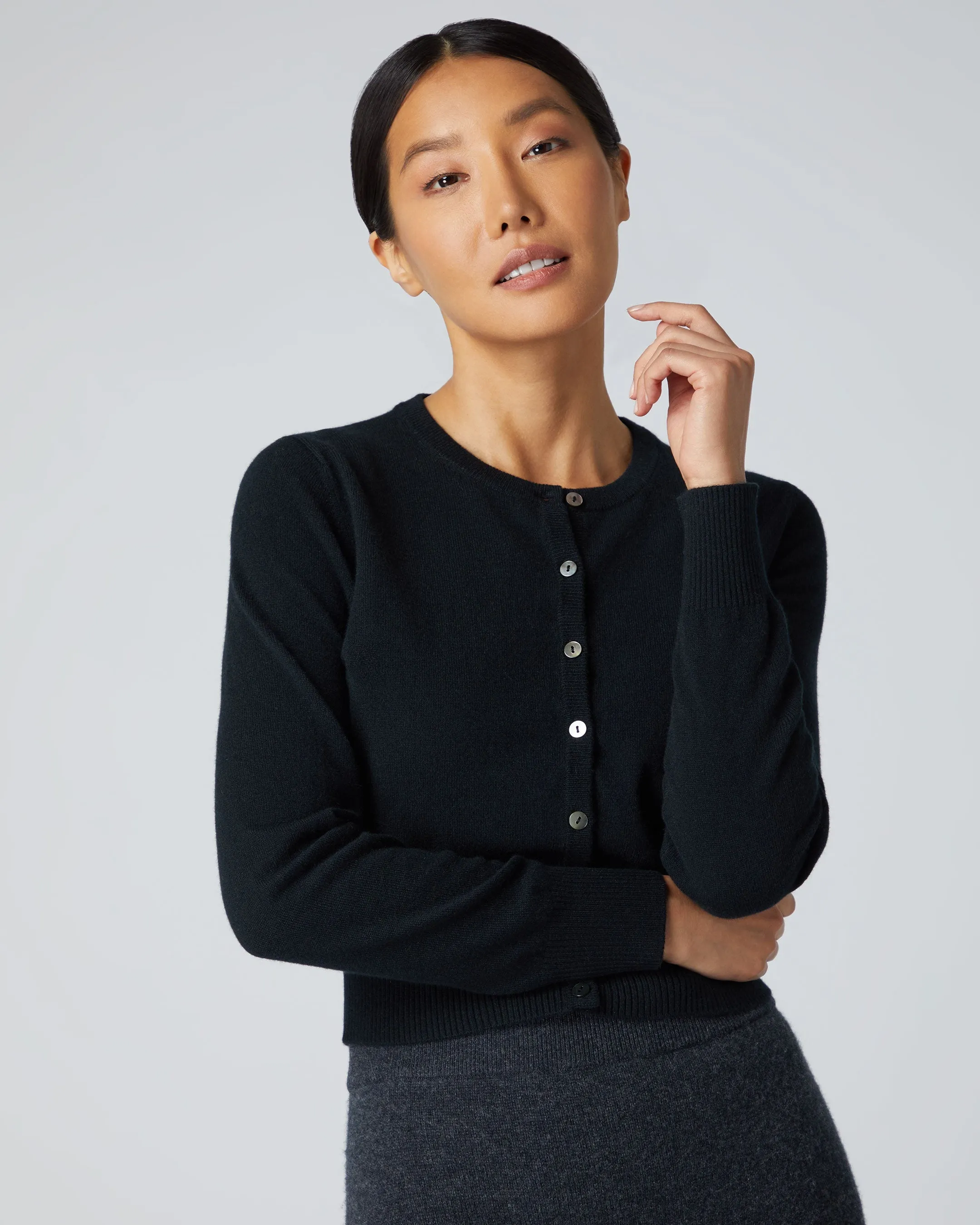 Women's Ivy Cropped Cashmere Cardigan Black